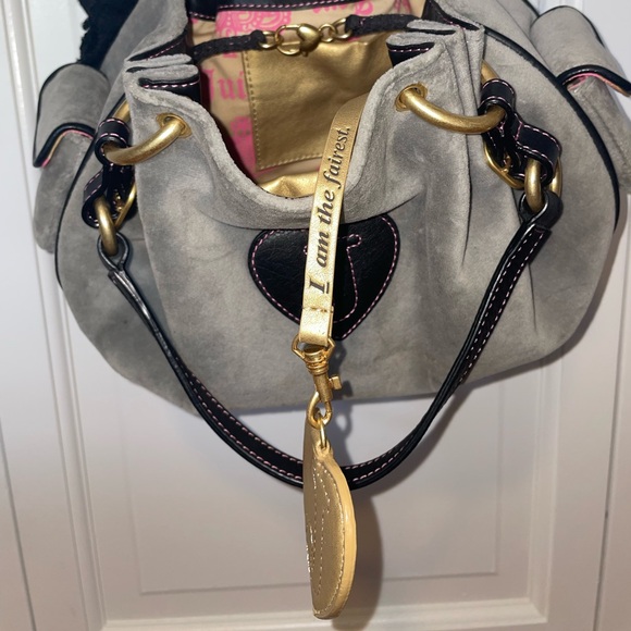 🖤🩷🩶 Rare Juicy Couture Handbag with Black Flowers and Gold Hardware Details - Picture 9 of 16